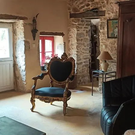 Gite De La Roche Ferienhaus *