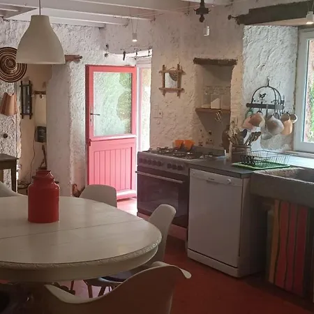 Ferienhaus Gite De La Roche Treize-Vents